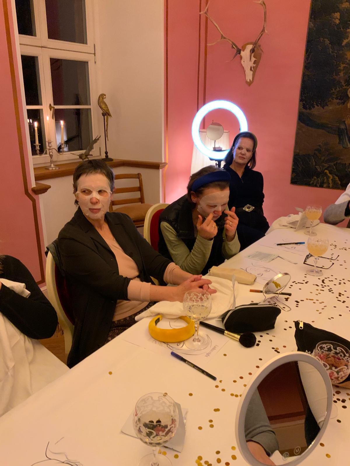 Schminkabend auf Schloss Bündorf, Beauty-Event im historischen Ambiente