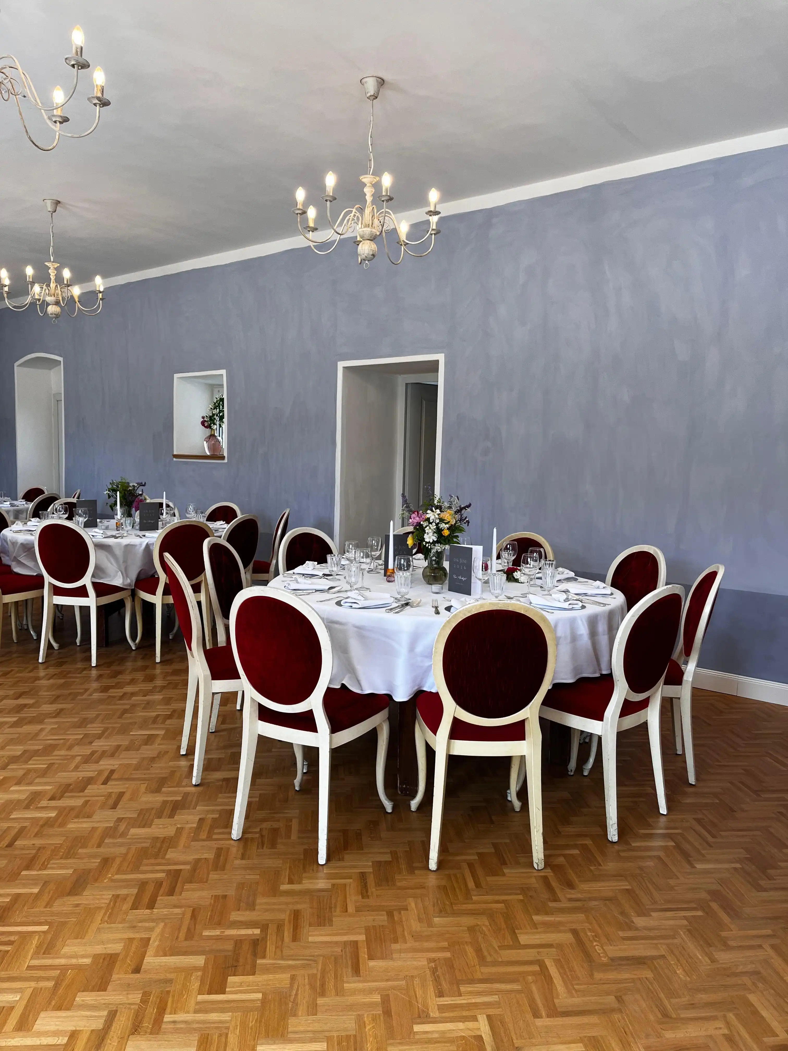 Festliche Tafel für Hochzeit im Haus im Park, Schloss Bündorf