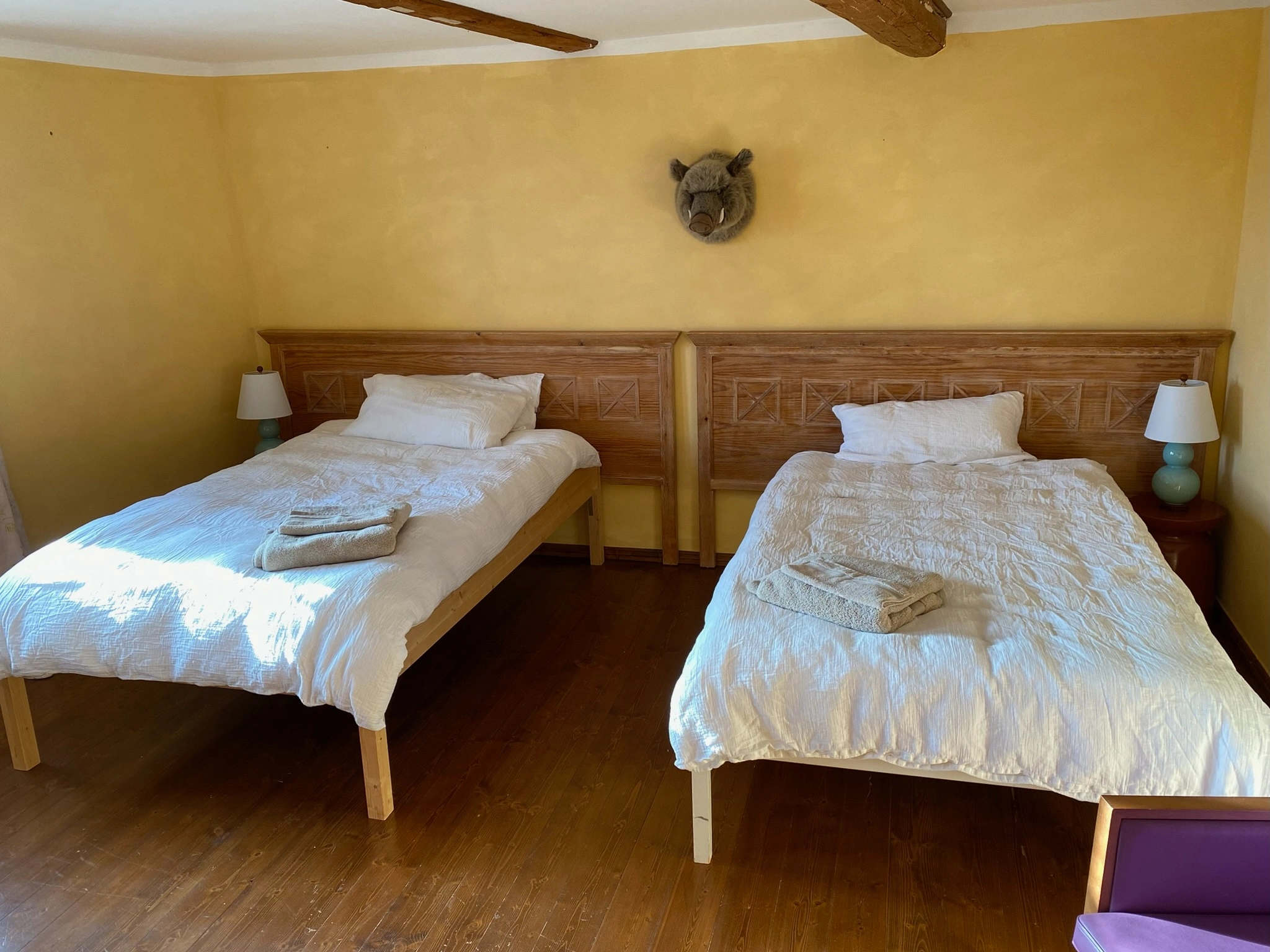 Gästezimmer im Jägerhaus auf Schloss Bündorf, historisches Ambiente